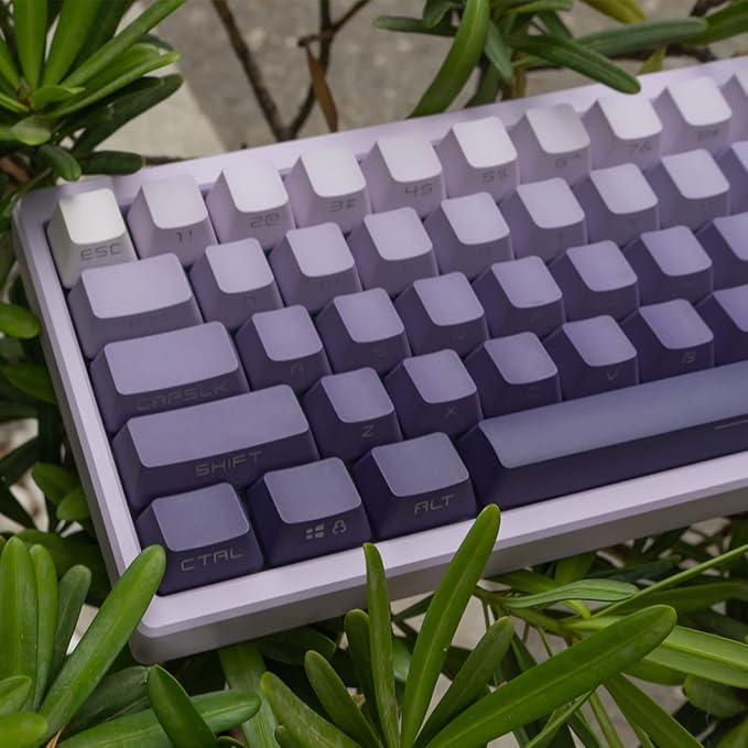Olika färgade keycaps med gradient och side-print 136 tangenter